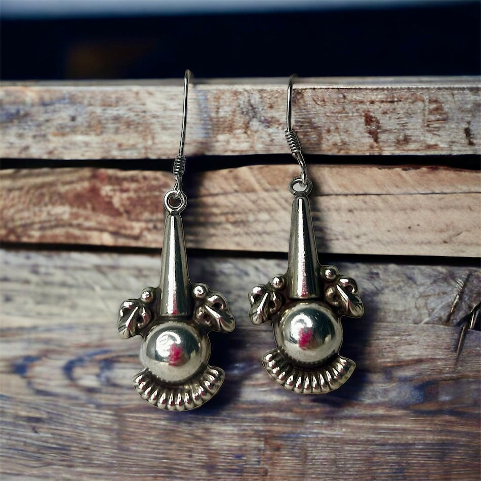Beautiful vintage ornate earrings